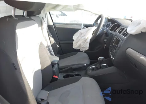 2017 Volkswagen Jetta 1.4T S z USA, uszkodzony, nr VIN 3VW2B7AJ5HM335862